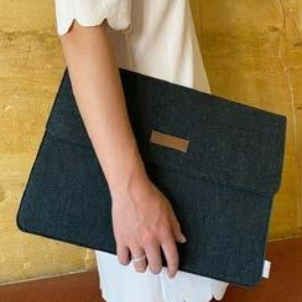 LAPTOP  SLEEVES